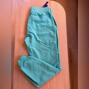 FIGS Surgical Green Zamora Joggers in size Small Regular
